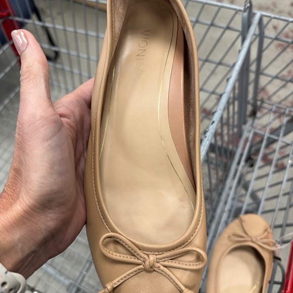Vionic Callisto Women's Tan Ballet Flats - Picture 5 of 5